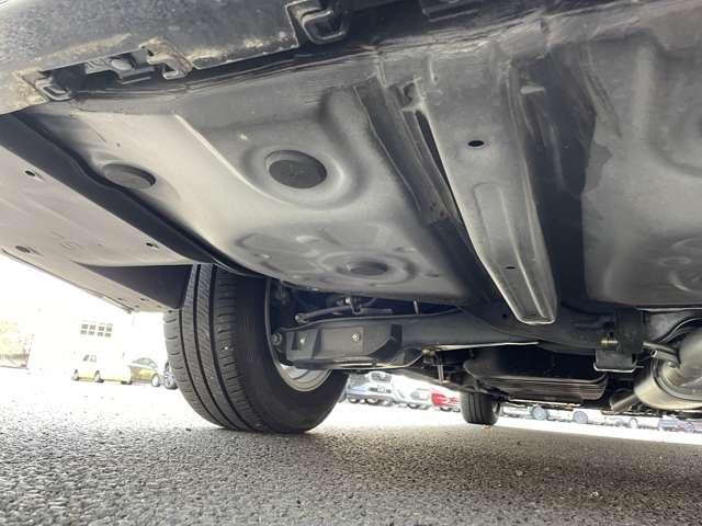 アルファード ２．５Ｘ　プリクラッシュセーフティシステム／レーダークルコン！純正ナビ＆フルセグＴＶ＆ＢＴ＆バックカメラ！フリップダウンモニター！両側パワースライドドア！ＬＥＤヘッドライト！オートライト！純正アルミ！禁煙車！（22枚目）