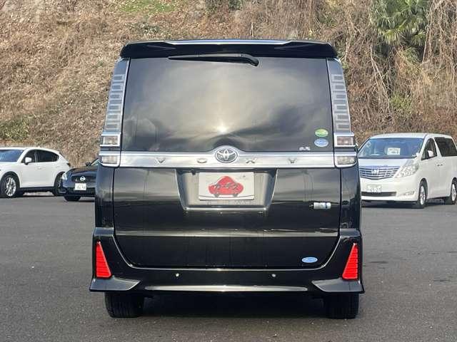 ヴォクシー ハイブリッドＺＳ　煌ＩＩ　後期型！禁煙車！両側パワースライドドア！純正ナビ！フルセグ！バックカメラ！スマートキー！ＥＴＣ！Ｂｌｕｅｔｏｏｔｈ！クルーズコントロール！セーフティセンス！オートマチックハイビーム！シートヒーター！（8枚目）