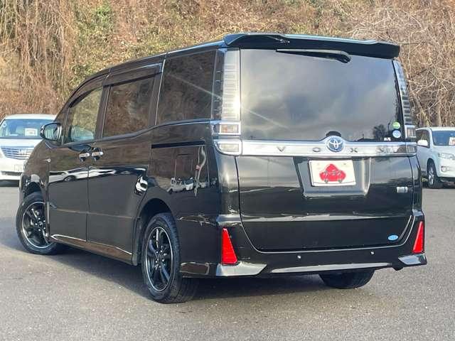 ヴォクシー ハイブリッドＺＳ　煌ＩＩ　後期型！禁煙車！両側パワースライドドア！純正ナビ！フルセグ！バックカメラ！スマートキー！ＥＴＣ！Ｂｌｕｅｔｏｏｔｈ！クルーズコントロール！セーフティセンス！オートマチックハイビーム！シートヒーター！（9枚目）