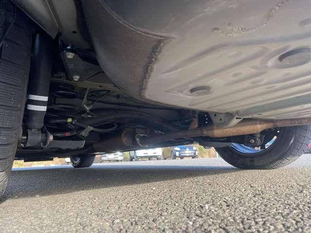 ヴォクシー ハイブリッドＺＳ　煌ＩＩ　後期型！禁煙車！両側パワースライドドア！純正ナビ！フルセグ！バックカメラ！スマートキー！ＥＴＣ！Ｂｌｕｅｔｏｏｔｈ！クルーズコントロール！セーフティセンス！オートマチックハイビーム！シートヒーター！（27枚目）