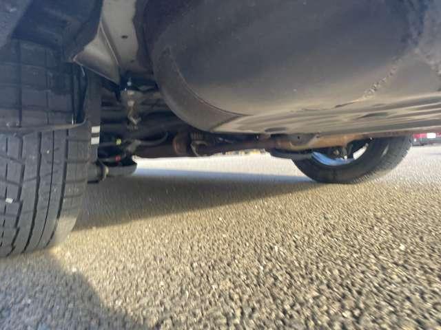 ヴォクシー ハイブリッドＺＳ　煌ＩＩ　後期型！禁煙車！両側パワースライドドア！純正ナビ！フルセグ！バックカメラ！スマートキー！ＥＴＣ！Ｂｌｕｅｔｏｏｔｈ！クルーズコントロール！セーフティセンス！オートマチックハイビーム！シートヒーター！（28枚目）