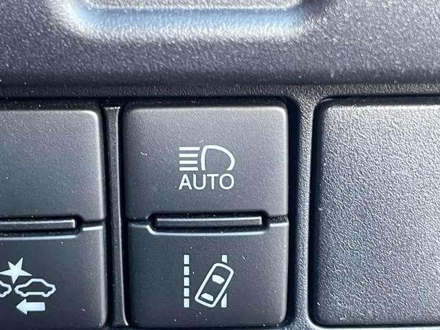 ヴォクシー ハイブリッドＺＳ　煌ＩＩ　後期型！禁煙車！両側パワースライドドア！純正ナビ！フルセグ！バックカメラ！スマートキー！ＥＴＣ！Ｂｌｕｅｔｏｏｔｈ！クルーズコントロール！セーフティセンス！オートマチックハイビーム！シートヒーター！（51枚目）