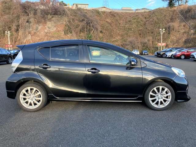 アクア Ｇブラックソフトレザーセレクション　モデリスタエアロ！純正ナビ＆フルセグＴＶ＆ＤＶＤ＆ＢＴ＆バックカメラ！スマートエントリー／スタートシステム！オートライト！社外アルミ！ナノイー！シートヒーター！ブラック合皮シート！（8枚目）