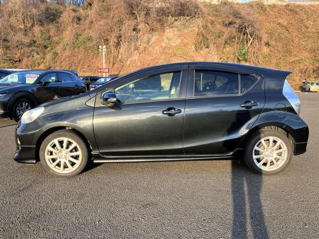 アクア Ｇブラックソフトレザーセレクション　モデリスタエアロ！純正ナビ＆フルセグＴＶ＆ＤＶＤ＆ＢＴ＆バックカメラ！スマートエントリー／スタートシステム！オートライト！社外アルミ！ナノイー！シートヒーター！ブラック合皮シート！（9枚目）