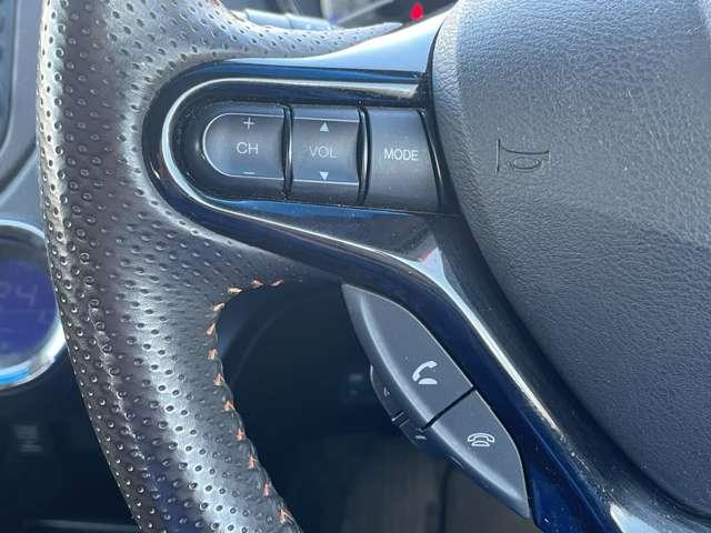 �u�X�e�A�����O�X�C�b�`�v�@�I�[�f�B�I�̑��삪�茳�łł��܂����O�������܂ܑ���ł���̂ň��S�ł��I