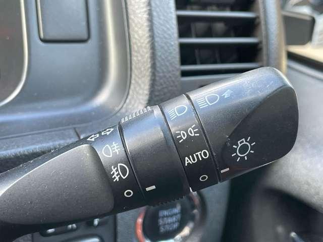 �u�I�[�g���C�g�v�@�Â��Ȃ�Ǝ����Ń��C�g���_�����A���S�^�]���菕���I