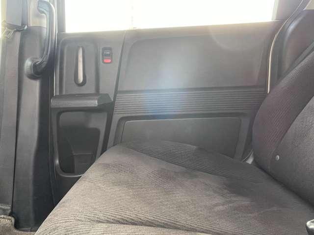 �h�A�p�l����㕔���ȉE����