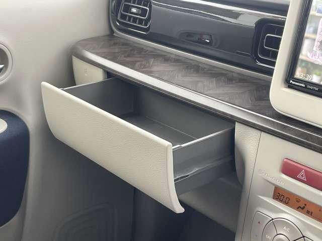 アルトラパン モード　４ＷＤ／全方位カメラ／衝突軽減ブレーキ／純正ナビ／フルセグＴＶ／ＤＶＤ／前席シートヒーター／Ｂｌｕｅｔｏｏｔｈ／コーナーセンサー／レーンキープアシスト／ディスチャージ／スマートキー／禁煙車（50枚目）