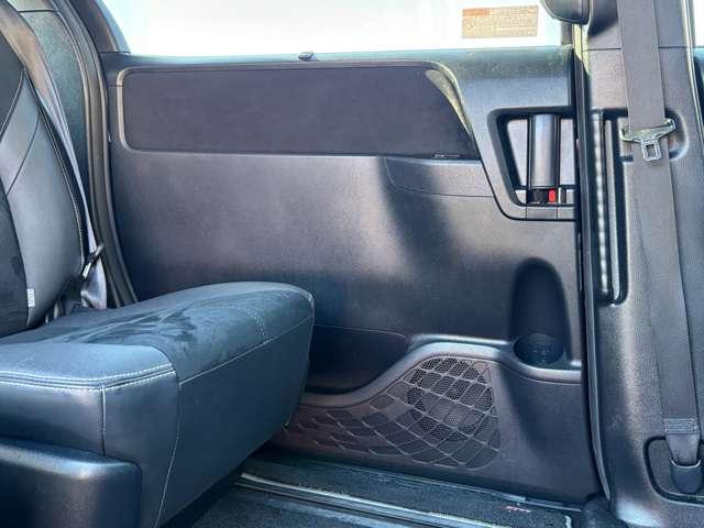 ヴォクシー 2.0ZS GRスポーツ 7名 アイドリングストップ!セーフティセンスC!純正ナビ&フルセグTV&BT&バックカメラ!LEDヘッドライト!オートライト!純正アルミ!半革シート!両側パワースライドドア!ビルトインE(32枚目)