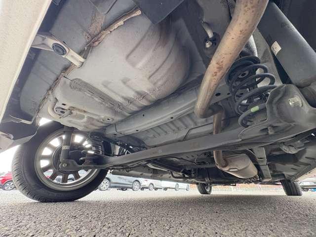 Ｎ－ＢＯＸカスタム Ｇ・ターボＬパッケージ　４名　２７年後期型！アイドリングストップ！あんしんパッケージ！ギャザーズナビ＆１セグＴＶ＆ＤＶＤ＆ＢＴ＆バックカメラ！両側パワースライドドア！ＨＩＤヘッドライト！オートライト！純正アルミ（32枚目）