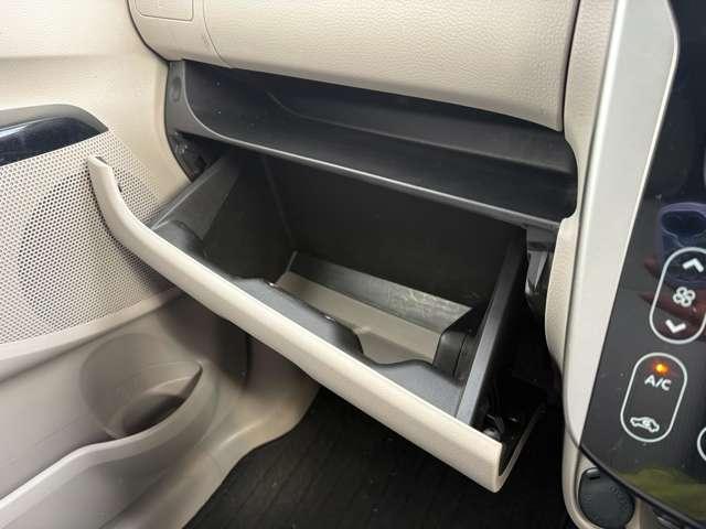 �u�O���[�u�{�b�N�X�v���[�X�y�[�X�����邽�߁A�ԓ��̐������ڂ��ł��܂��I