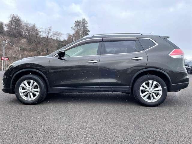 エクストレイル ２．０　２０Ｘ　ＥブレーキＰＫＧ　２列　４ＷＤ　５名　エマージェンシーブレーキ！アラウンドビューモニター／パーキングアシスト！ルーフレール！後側方車両検知警報！車線逸脱警報！純正ナビ／フルセグＴＶ！前席シートヒーター！ヒルスタートアシ（11枚目）