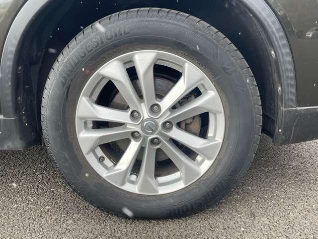 エクストレイル ２．０　２０Ｘ　ＥブレーキＰＫＧ　２列　４ＷＤ　５名　エマージェンシーブレーキ！アラウンドビューモニター／パーキングアシスト！ルーフレール！後側方車両検知警報！車線逸脱警報！純正ナビ／フルセグＴＶ！前席シートヒーター！ヒルスタートアシ（13枚目）