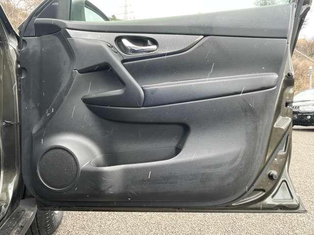 エクストレイル ２．０　２０Ｘ　ＥブレーキＰＫＧ　２列　４ＷＤ　５名　エマージェンシーブレーキ！アラウンドビューモニター／パーキングアシスト！ルーフレール！後側方車両検知警報！車線逸脱警報！純正ナビ／フルセグＴＶ！前席シートヒーター！ヒルスタートアシ（26枚目）