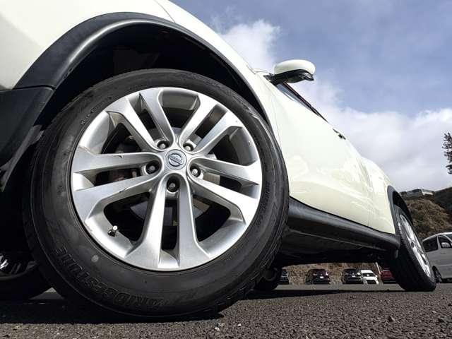 ジューク １．５　１５ＲＸタイプＶ　５名　純正ナビ／フルセグＴＶ／ＢＴ／バックカメラ！ＥＴＣ！インテリジェントキー！（12枚目）