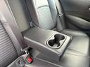 後部座席にも便利なドリンクホルダーが付いてます♪