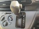 シフトレバーは使い易い位置にあります♪
