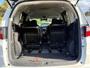 後部座席を跳ね上げると大きな荷物も運べます！