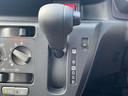 シフトレバーは使い易い位置にあります♪