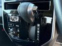 シフトレバーは使い易い位置にあります♪