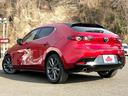 ＭＡＺＤＡ３ファストバック Ｆバック１．８ＤＴ　ＸＤバーガンディセレクション　５名　アイドリングストップ！スマートブレーキサポート！レーダークルコン！クルージングトラフィックサポート！ブラインドスポットモニタリング！レザーシート！純正ナビ＆フルセグＴＶ＆ＤＶＤ＆Ｂ（6枚目）