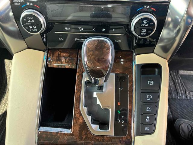 アルファードハイブリッド Ｇ　４ＷＤ　クリアランスソナー　オートクルーズコントロール　レーンアシスト　衝突被害軽減システム　両側スライド・片側電動　オートマチックハイビーム　オートライト　ＬＥＤヘッドランプ　スマートキー（15枚目）