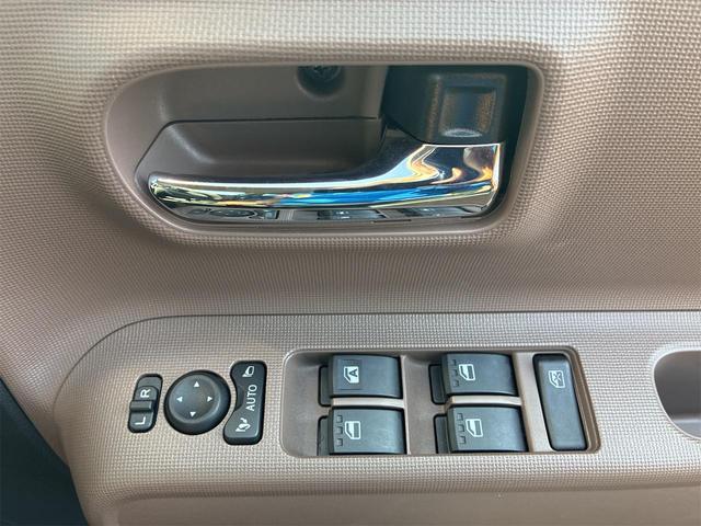 ムーヴキャンバス セオリーＧ　４ＷＤ　バックカメラ　両側電動スライドドア　クリアランスソナー　衝突被害軽減システム　ＬＥＤヘッドランプ　スマートキー　電動格納ミラー　シートヒーター　ベンチシート　ＣＶＴ　盗難防止システム　ＡＢＳ（15枚目）