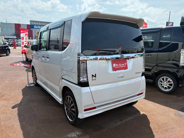 Ｎ－ＢＯＸカスタム Ｇ・ターボＬパッケージ　４ＷＤ　ドライブレコーダー　ＥＴＣ　両側電動スライドドア　オートクルーズコントロール　オートライト　スマートキー　アイドリングストップ　電動格納ミラー　シートヒーター　ベンチシート　ＣＶＴ（4枚目）
