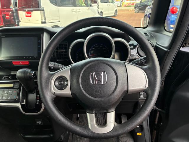 快適なカーライフをお過ごしいただくために修復歴車は販売いたしません！そのため入庫後徹底的にチェックし基準をクリアした車のみ店頭に展示しております。