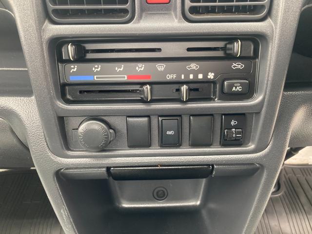 NT100クリッパートラック DX 4WD 軽トラック MT エアコン 運転席エアバッグ 助手席エアバッグ(10枚目)