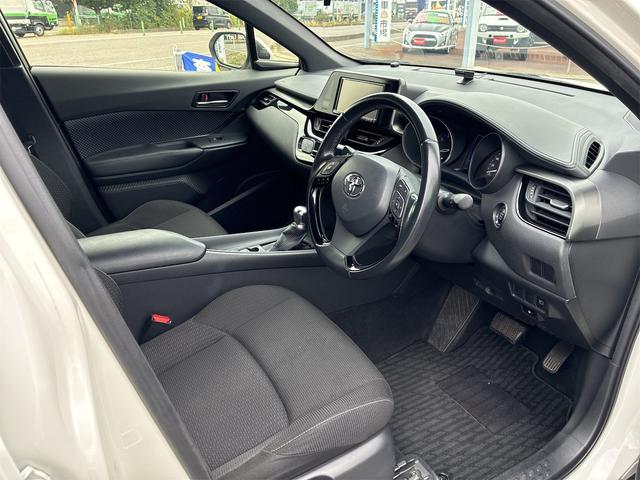 Ｃ－ＨＲ Ｓ－Ｔ　ＬＥＤエディション　４ＷＤ　オートクルーズコントロール　レーンアシスト　衝突被害軽減システム　オートマチックハイビーム　ＬＥＤヘッドランプ　アルミホイール　スマートキー　電動格納ミラー　ＣＶＴ　盗難防止システム（9枚目）