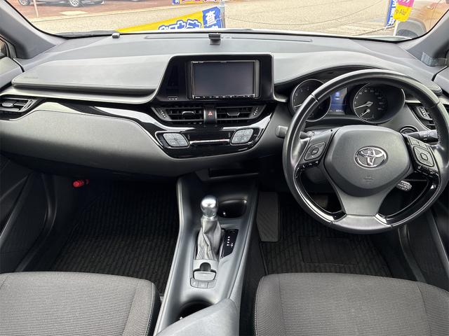 Ｃ－ＨＲ Ｓ－Ｔ　ＬＥＤエディション　４ＷＤ　オートクルーズコントロール　レーンアシスト　衝突被害軽減システム　オートマチックハイビーム　ＬＥＤヘッドランプ　アルミホイール　スマートキー　電動格納ミラー　ＣＶＴ　盗難防止システム（10枚目）