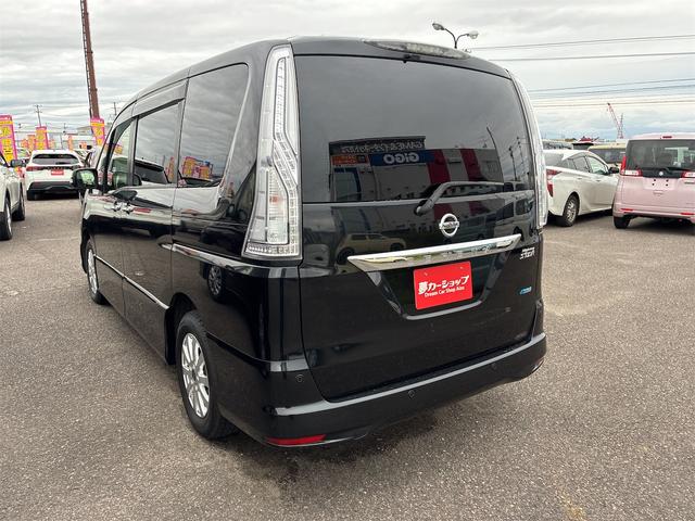 セレナ 　クリアランスソナー　オートクルーズコントロール　レーンアシスト　衝突被害軽減システム　両側電動スライドドア　スマートキー　電動格納ミラー　後席モニター　３列シート　ＣＶＴ　アルミホイール　ＥＳＣ（5枚目）