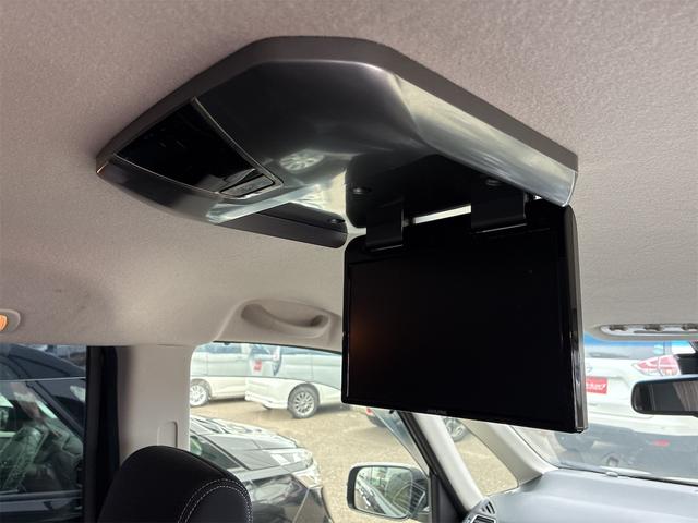 セレナ 　クリアランスソナー　オートクルーズコントロール　レーンアシスト　衝突被害軽減システム　両側電動スライドドア　スマートキー　電動格納ミラー　後席モニター　３列シート　ＣＶＴ　アルミホイール　ＥＳＣ（11枚目）