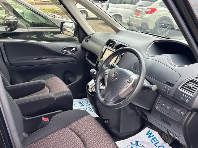 セレナ 　クリアランスソナー　オートクルーズコントロール　レーンアシスト　衝突被害軽減システム　両側電動スライドドア　スマートキー　電動格納ミラー　後席モニター　３列シート　ＣＶＴ　アルミホイール　ＥＳＣ（12枚目）