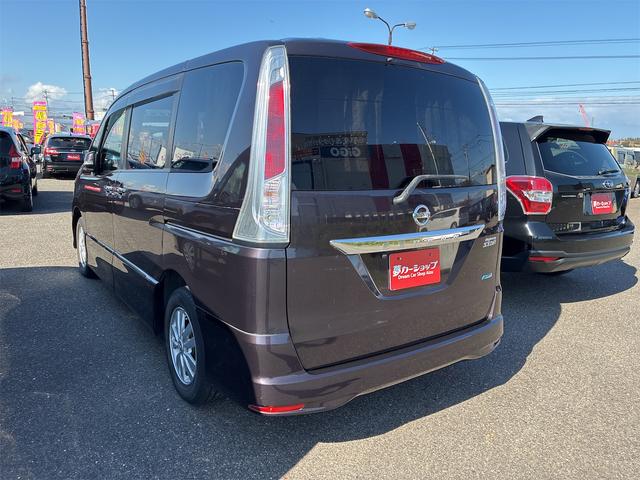 セレナ ハイウェイスター 4WD ETC オートクルーズコントロール 両側電動スライドドア スマートキー アイドリングストップ 電動格納ミラー 3列シート CVT アルミホイール 盗難防止システム 衝突安全ボディ ABS(4枚目)