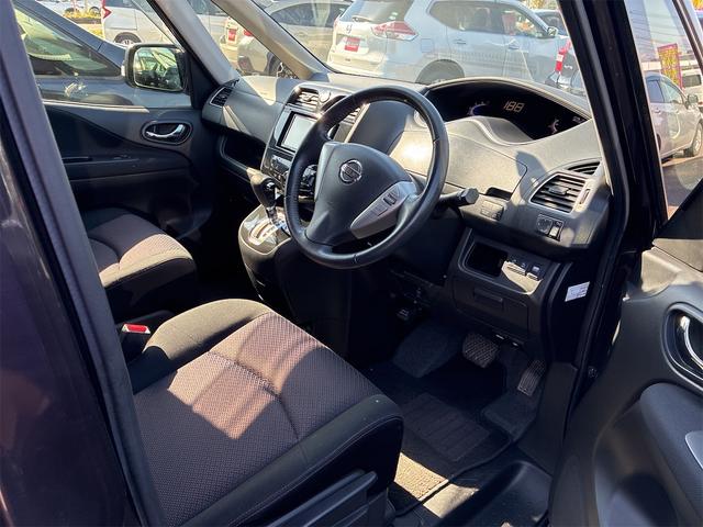 セレナ ハイウェイスター 4WD ETC オートクルーズコントロール 両側電動スライドドア スマートキー アイドリングストップ 電動格納ミラー 3列シート CVT アルミホイール 盗難防止システム 衝突安全ボディ ABS(13枚目)