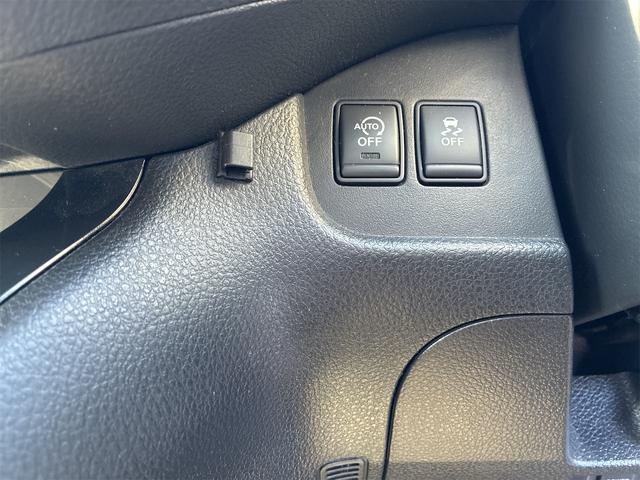 セレナ ハイウェイスター 4WD ETC オートクルーズコントロール 両側電動スライドドア スマートキー アイドリングストップ 電動格納ミラー 3列シート CVT アルミホイール 盗難防止システム 衝突安全ボディ ABS(16枚目)