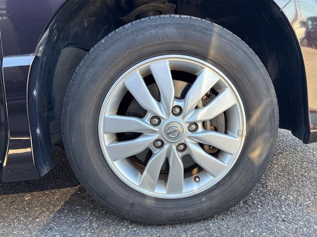 セレナ ハイウェイスター 4WD ETC オートクルーズコントロール 両側電動スライドドア スマートキー アイドリングストップ 電動格納ミラー 3列シート CVT アルミホイール 盗難防止システム 衝突安全ボディ ABS(21枚目)