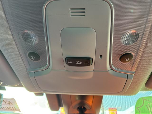 プリウス Ｓ　４ＷＤ　ＥＴＣ　レーンアシスト　オートクルーズコントロール　バックカメラ　アルミホイール　オートマチックハイビーム　オートライト　ＬＥＤヘッドランプ　ＣＶＴ　スマートキー　アイドリングストップ（15枚目）