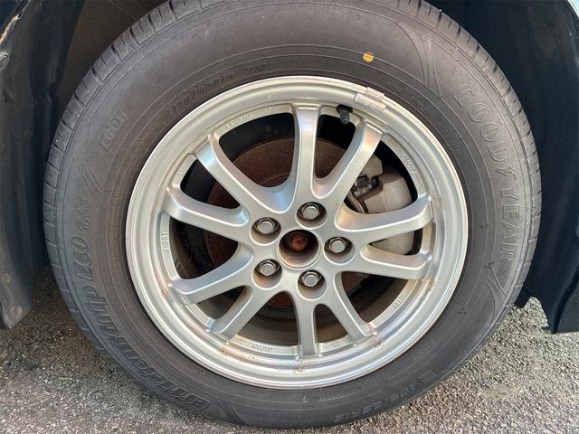 プリウス Ｓ　４ＷＤ　ＥＴＣ　レーンアシスト　オートクルーズコントロール　バックカメラ　アルミホイール　オートマチックハイビーム　オートライト　ＬＥＤヘッドランプ　ＣＶＴ　スマートキー　アイドリングストップ（17枚目）