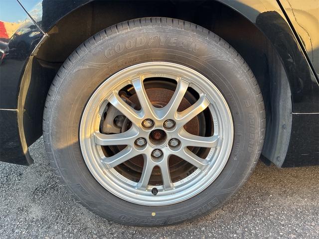 プリウス Ｓ　４ＷＤ　ＥＴＣ　レーンアシスト　オートクルーズコントロール　バックカメラ　アルミホイール　オートマチックハイビーム　オートライト　ＬＥＤヘッドランプ　ＣＶＴ　スマートキー　アイドリングストップ（18枚目）