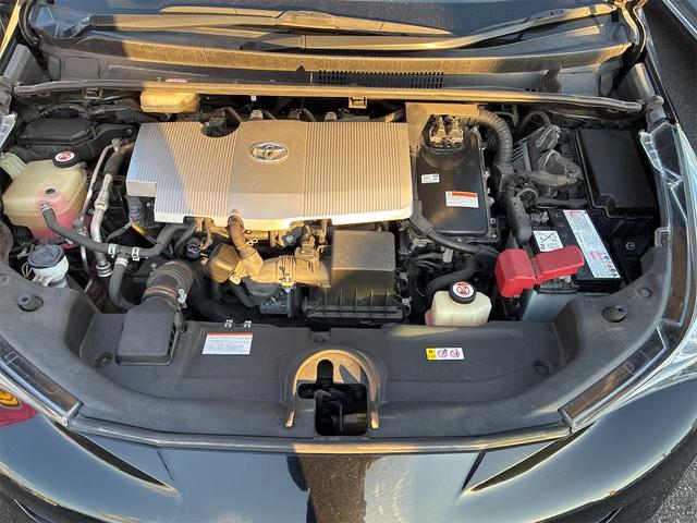 プリウス Ｓ　４ＷＤ　ＥＴＣ　レーンアシスト　オートクルーズコントロール　バックカメラ　アルミホイール　オートマチックハイビーム　オートライト　ＬＥＤヘッドランプ　ＣＶＴ　スマートキー　アイドリングストップ（19枚目）