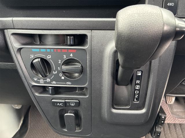 ���X�̃i�r�Q�[�V�����A�I�[�f�B�I�Ȃǂ̑����i�ɂ��܂��Ă͌���ł̔̔��ƂȂ�܂��B�����m���g�p�m�F���s���Ă���܂����A���\��ۏ؂�����̂ł͂������܂���B���������������܂��B