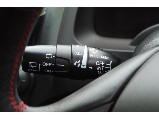 ＣＲ－Ｚ αマスターレーベル　６速ＭＴ　後期モデル　スカイルーフ　無限グリル　クルーズコントロール　バックカメラ　Ｂｌｕｅｔｏｏｔｈ対応社外メモリーナビ　フォグランプ　ＨＩＤヘッドライト　１７インチ純正アルミ　ヒーテッドドアミラー（18枚目）