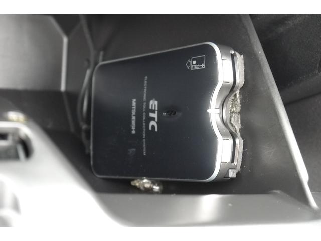 ロードスター ＲＳ　６ＭＴ　幌新品張替え済　新品夏タイヤ　ＨＫＳマフラー　スマートキー　純正キセノンヘッドライト　社外ＨＤＤナビ　フルセグ　Ｂｌｕｅｔｏｏｔｈハンズフリー　ＭＯＭＯステアリング　１７インチアルミホイール（30枚目）