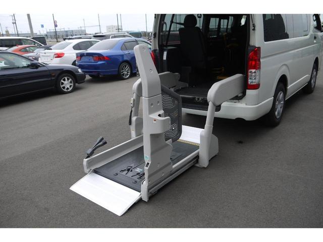 ハイエースバン ロングDX ウェルキャブ車いす仕様車全自動スライドリフト Bタイプ10人乗り 4WD 車イス電動固定2基 ディーゼルターボ 左スライドドア連動オートサイドステップ リヤクーラー リヤヒーター キーレス(17枚目)
