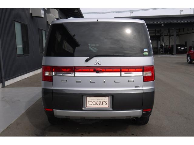 デリカＤ：５ Ｄ　パワーパッケージ　４ＷＤ　ディーゼルターボ　フリップダウンモニター　両側パワースライドドア　前席２脚シートヒーター　クルーズコントロール　パドルシフト　ステアリングスイッチ　純正９インチメモリーナビ　８人乗り　Ｂカメラ（3枚目）