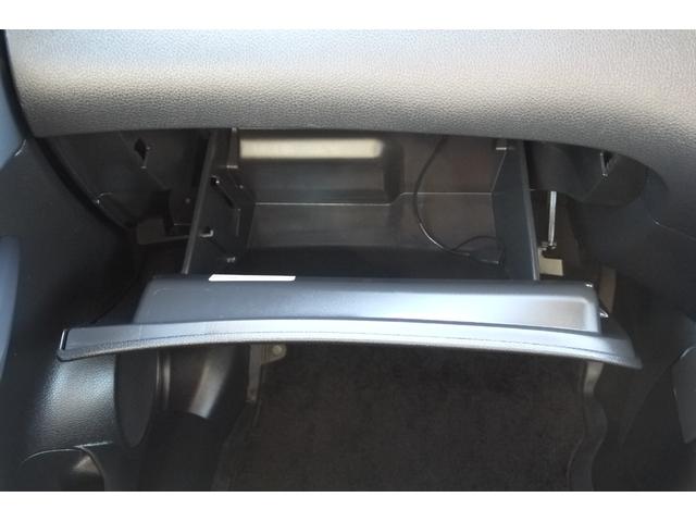 閖上東地区にございます！大型展示場、整備工場も併設しております。緑色のティーカーズ看板が目印です！