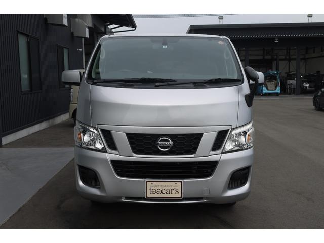 NV350キャラバンバン ロングDXターボ 4WD ディーゼルターボ 低床 リアヒーター プライバシーガラス 両側スライドドア Bluetooth対応純正メモリーナビ ハンズフリー バックカメラ キーレス 社外ブラックホイールキャップ(2枚目)